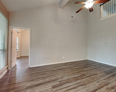 10931 S Falls Terrace - Photo Thumbnail 5