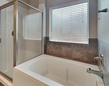 10931 S Falls Terrace - Photo Thumbnail 11