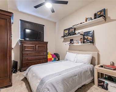 8331 Whiskey Preserve Circle - Photo Thumbnail 13