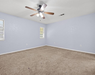 8103 Oak Moss Drive - Photo Thumbnail 40