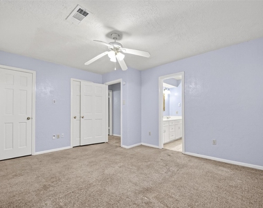 8103 Oak Moss Drive - Photo Thumbnail 34