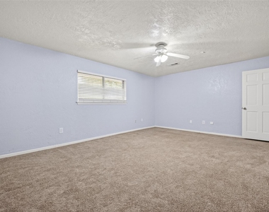 8103 Oak Moss Drive - Photo Thumbnail 46