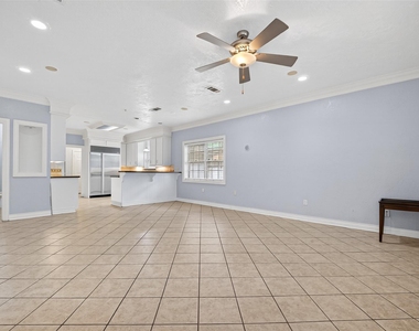 8103 Oak Moss Drive - Photo Thumbnail 17