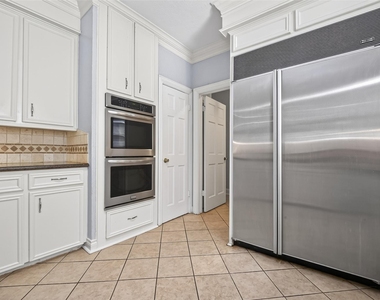 8103 Oak Moss Drive - Photo Thumbnail 22