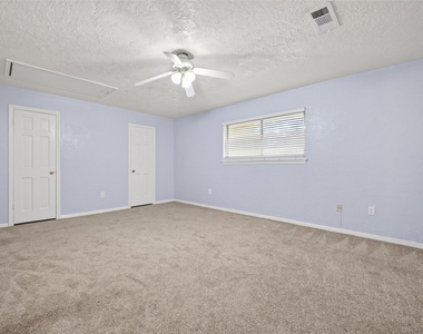 8103 Oak Moss Drive - Photo Thumbnail 45