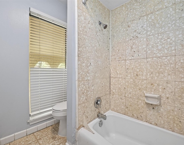 8103 Oak Moss Drive - Photo Thumbnail 44