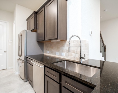 1634 Ryon Falls Drive - Photo Thumbnail 14