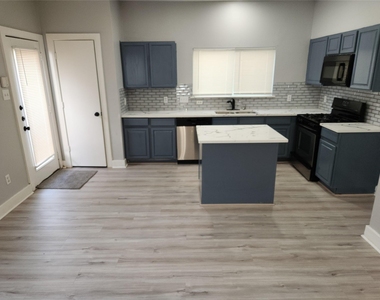 20911 Walder Court - Photo Thumbnail 4