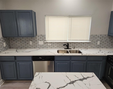 20911 Walder Court - Photo Thumbnail 5