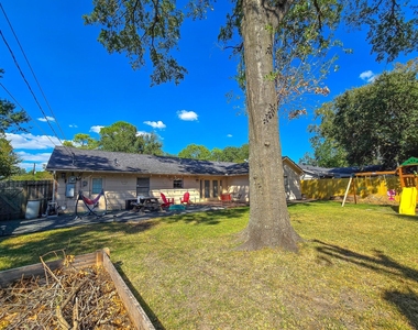 9507 Meadowbriar Lane - Photo Thumbnail 4