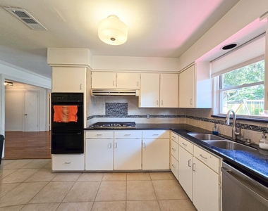 9507 Meadowbriar Lane - Photo Thumbnail 8