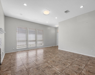 18634 S Wimbledon Drive - Photo Thumbnail 6