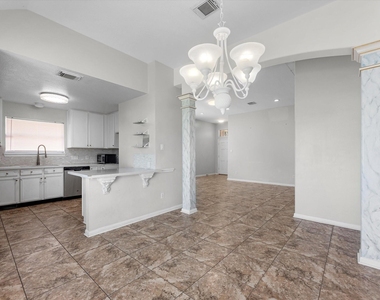 18634 S Wimbledon Drive - Photo Thumbnail 11