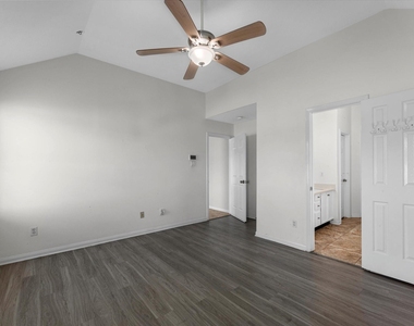 18634 S Wimbledon Drive - Photo Thumbnail 13