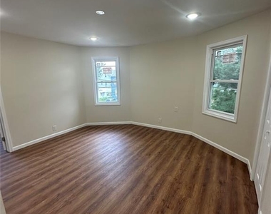 72 Winant - Photo Thumbnail 8