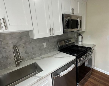 72 Winant - Photo Thumbnail 3