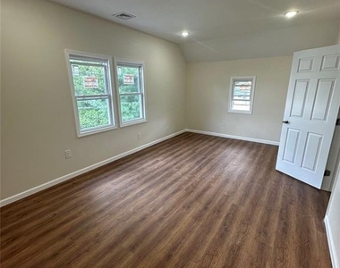 72 Winant - Photo Thumbnail 7
