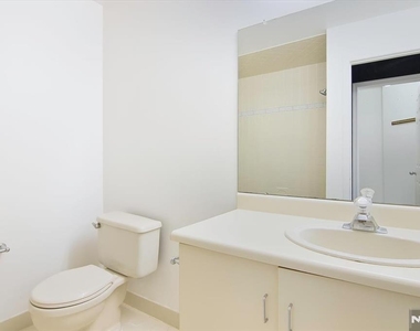 1125 Hyde Park - Photo Thumbnail 15
