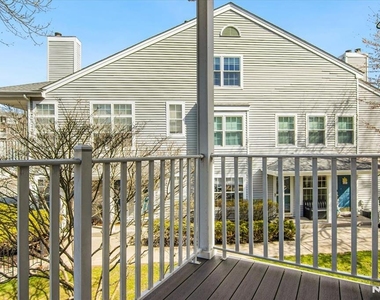 1125 Hyde Park - Photo Thumbnail 23
