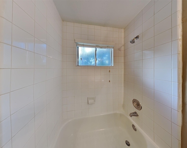 29010 Ashbrook Lane - Photo Thumbnail 17