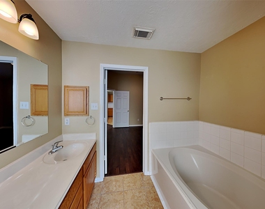 29010 Ashbrook Lane - Photo Thumbnail 12