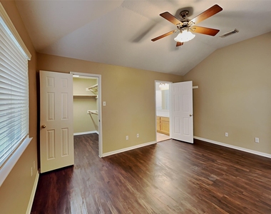 29010 Ashbrook Lane - Photo Thumbnail 10