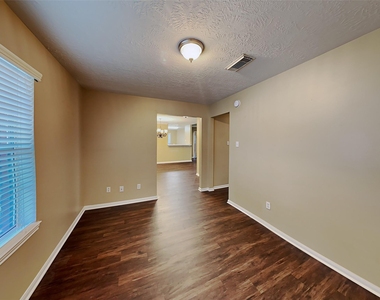 29010 Ashbrook Lane - Photo Thumbnail 8