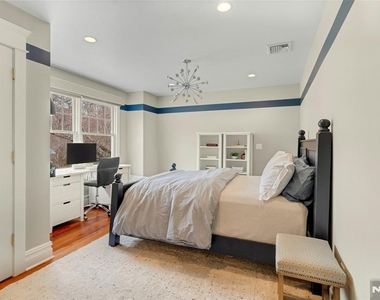 7 Deerhill - Photo Thumbnail 25