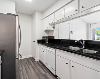 3300 Pebblebrook Drive - Photo Thumbnail 12