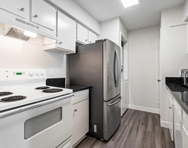 3300 Pebblebrook Drive - Photo Thumbnail 11