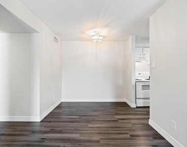 3300 Pebblebrook Drive - Photo Thumbnail 8
