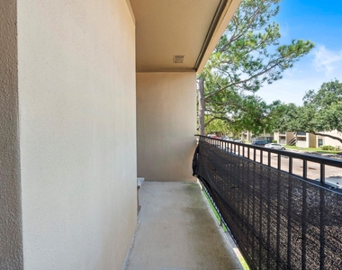 3300 Pebblebrook Drive - Photo Thumbnail 27