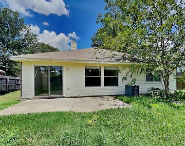 3703 Nutwood Lane - Photo Thumbnail 15