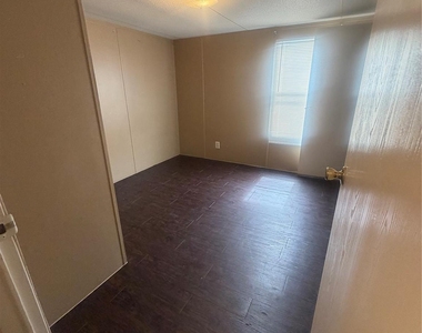 601 Clear Lake Road - Photo Thumbnail 11