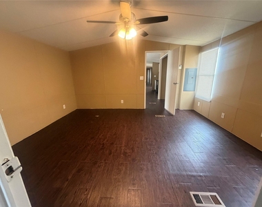 601 Clear Lake Road - Photo Thumbnail 2
