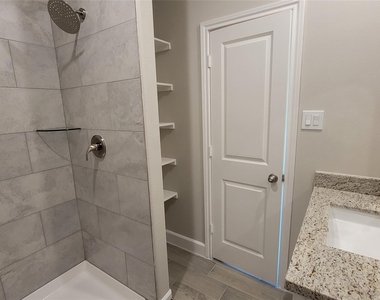 11915 Nelwood Street - Photo Thumbnail 8