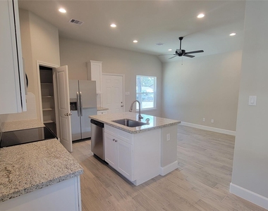 11915 Nelwood Street - Photo Thumbnail 1