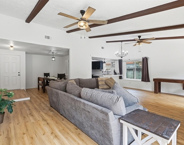 17211 Camberwell Green Lane - Photo Thumbnail 7