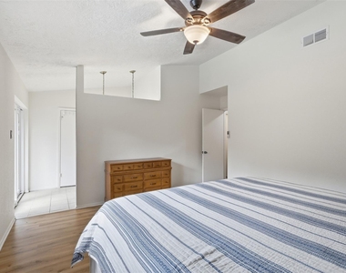 17211 Camberwell Green Lane - Photo Thumbnail 13