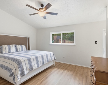 17211 Camberwell Green Lane - Photo Thumbnail 12