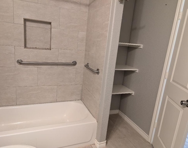 16729 Meadowcroft - Photo Thumbnail 5