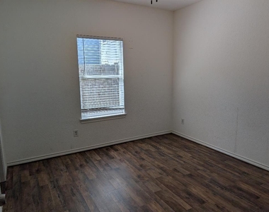 16729 Meadowcroft - Photo Thumbnail 7