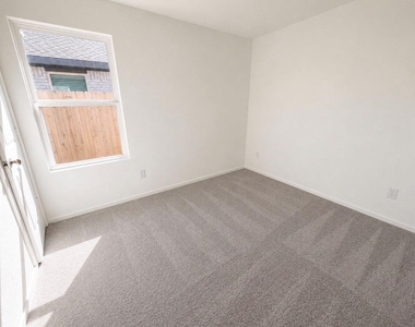 26722 Scarlet Willow Drive - Photo Thumbnail 7