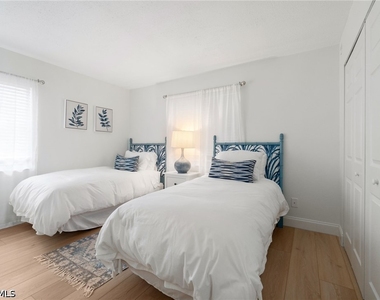 1222 Gordon Drive - Photo Thumbnail 11