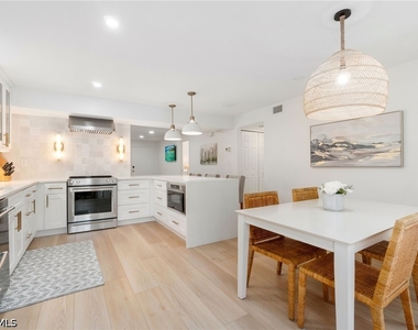 1222 Gordon Drive - Photo Thumbnail 3