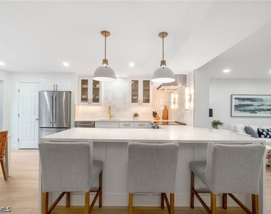 1222 Gordon Drive - Photo Thumbnail 8