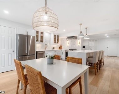 1222 Gordon Drive - Photo Thumbnail 5