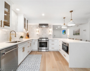 1222 Gordon Drive - Photo Thumbnail 4