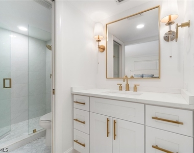 1222 Gordon Drive - Photo Thumbnail 10