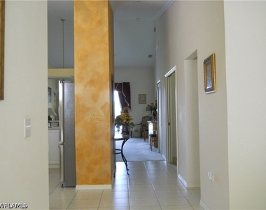 500 Robin Hood Circle - Photo Thumbnail 3